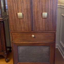 Vintage Victor (RCA) Radio Console Bar Conversion