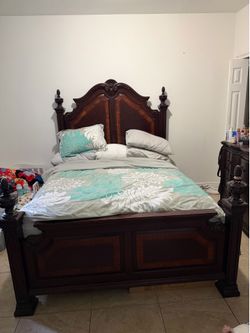 Bedroom set