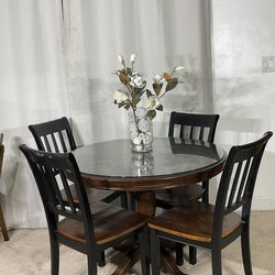 Round Contemporary Kitchen Dining Table with 4 Chairs -ASHLEY FURNITURE