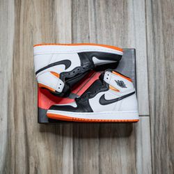 Air Jordan 1 Electro Orange 
