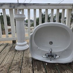 Pedestal Sink
