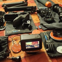 Gopro 8 Black Great And All Acesories 200 Only
