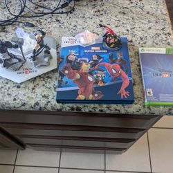 Xbox 360 Disney Infinity 2.0 GameWith Disney Portal And Figures 
