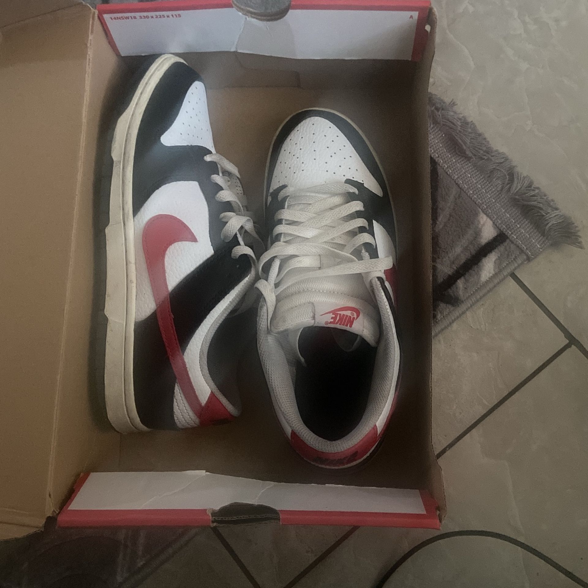 Nike Dunks Panda With Red Swoosh 