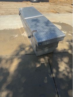 Advantage pick up full size toolbox in excellent condition