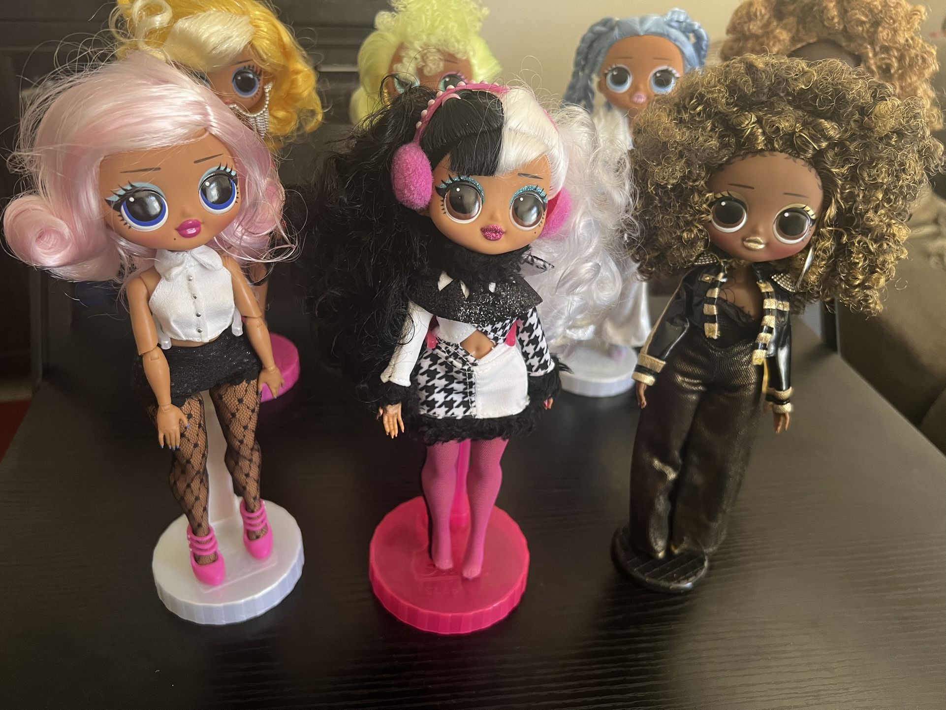 lol Surprise OMG Fashion Dolls With Movie Magic Studio Playset 