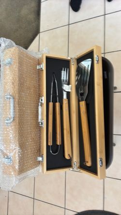 BBQ Grill Tool Set in Wood Case