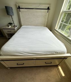 Queen Storage Bedframe