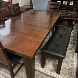 Dining Table & 4 Chairs & Bench 