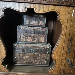 3 storage trunks / containers 