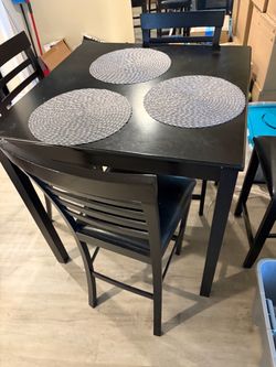 Pub Table and chairs