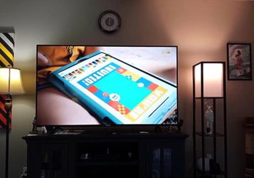 TCL 43" Class 4K UHD LED Roku Smart TV 4 Series * Price firm