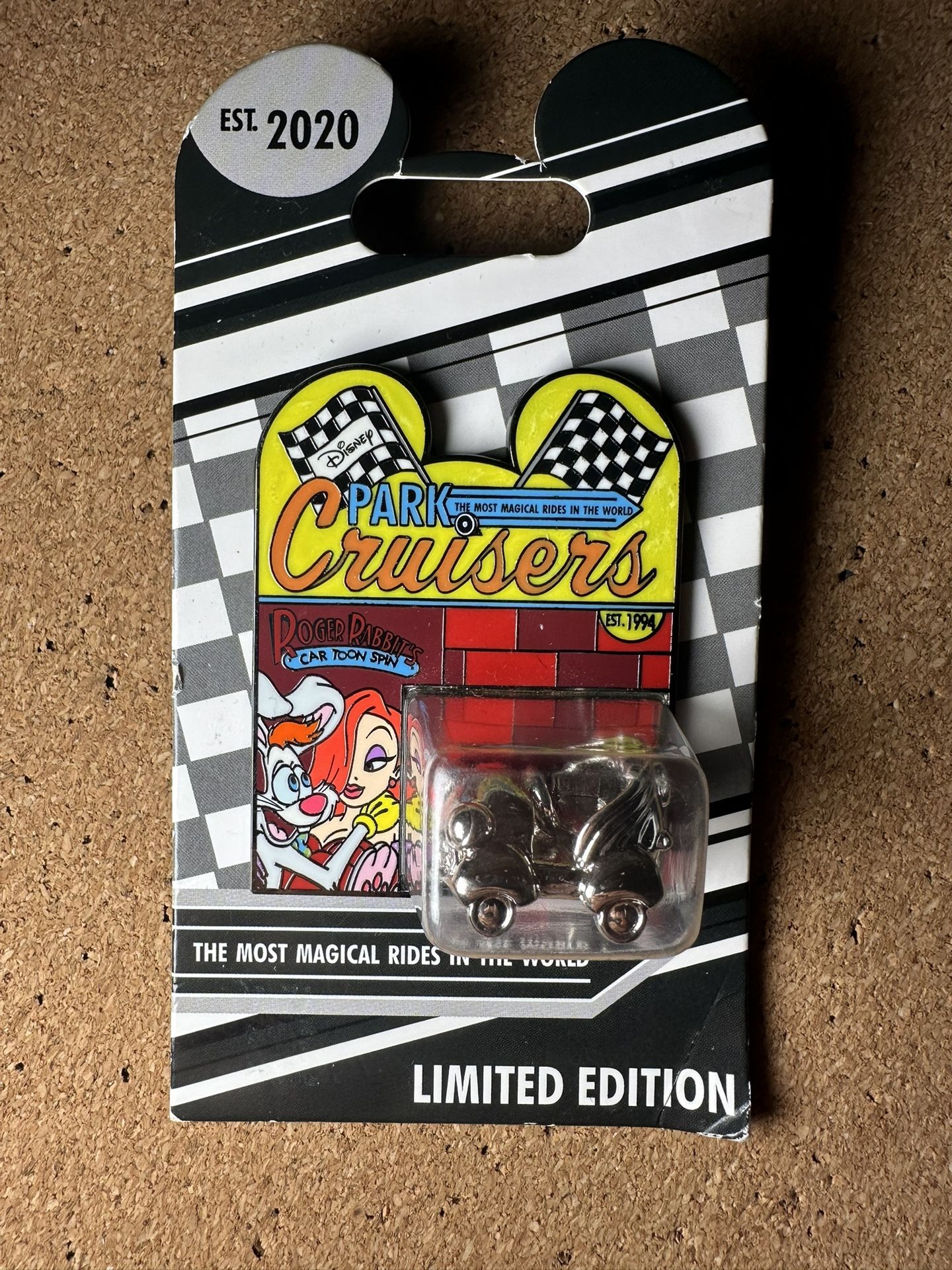 Disney Park Cruisers Pin Roger & Jessica Rabbit Cartoon DLR LE 2000