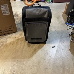  Timbuk2 Copilot Roller Luggage Suitcase