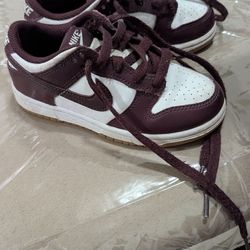 Kids dunks size 11 c