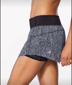 Lululemon Run Final Lap Skirt Short Size 4 *RARE Irregular Denim Twill Ice Grey Black *LIKE NEW! Sale
