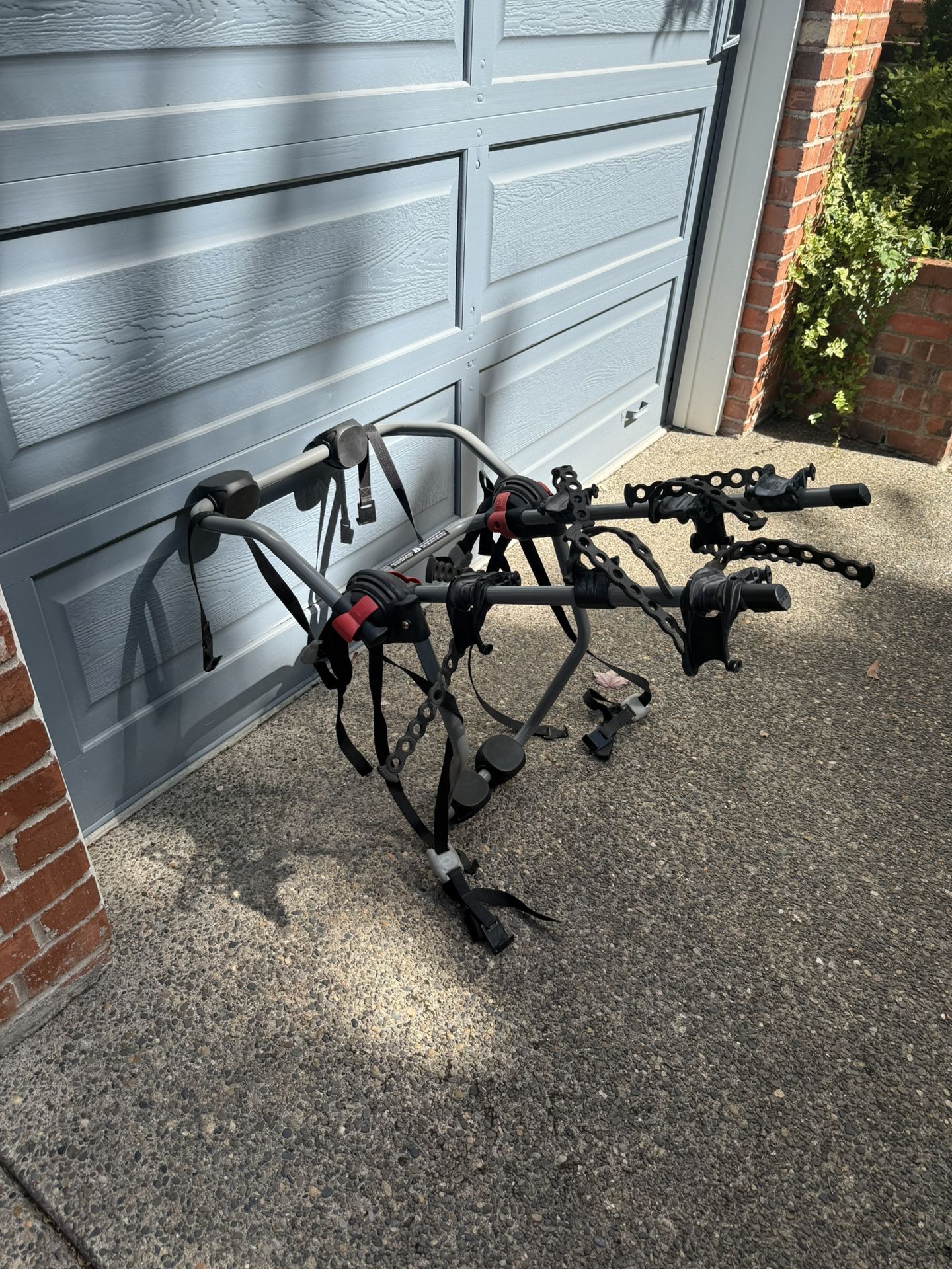 Yakima King Joe 3-Bike Rack – Hauls 3 Bikes