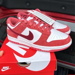  W NIKE Dunk Low VDAY Size 6