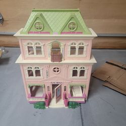 Fisher Price Loving Family Grand Dollhouse Victorian Style 8 bedroom Mansion