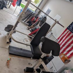 Weight Bench With Plates