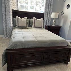 Queen Bed Set
