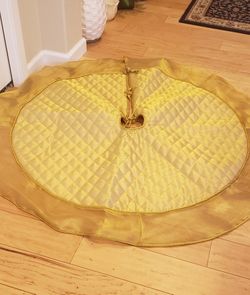 Christmas Tree 🎄 Skirt 51 Inches