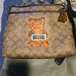 Coach Bag In Signature Design 