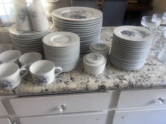 Vintage Corelle Dish Set + Glassware (Plates, Cups, Bowls, Serving Pieces)