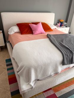 King Size Bed for Sale (City Furniture)