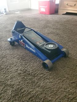 Duralast 3 ton hydraulic floor jack