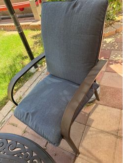 2 Navy Blue chair cushions only 20X24 $15 for both Gilbert and Ray rd. Check all pics and offers.