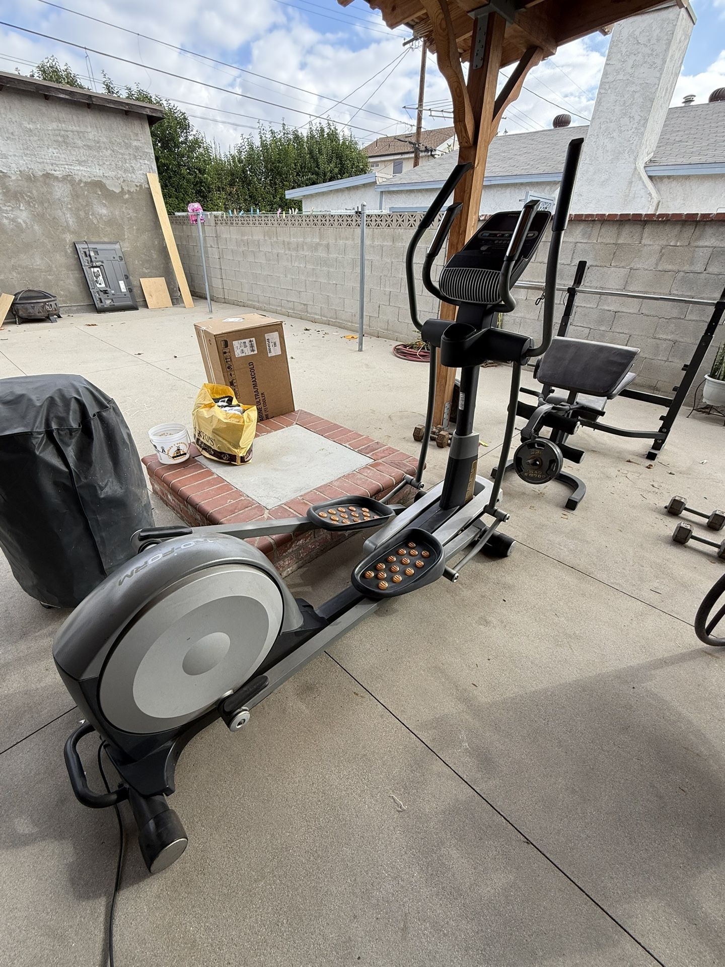 Pro Form Elliptical Machine 