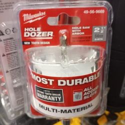 MILWAUKEE HOLE SAW WITH ARBOR 2-1/2IN 