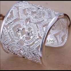 New 18k White Gold Wedding Ring 