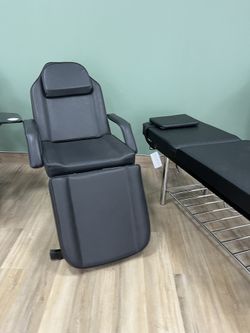 Black tattoo spa bed