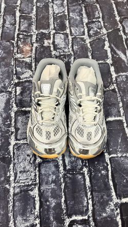 bottega veneta orbits size 10 silver