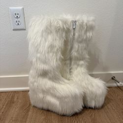 Ellie Shoes Womens Chunky Platform Heels with White Faux Fur