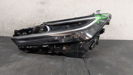 2023-2024-2025-2026 TOYOTA PRIUS LEFT HEADLIGHT OEM USED #10474