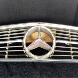 Mercedes Chrome Grille