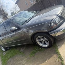 2002 Ford F150 Lariat 