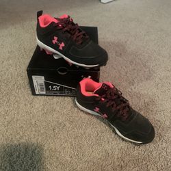 Under Armer Cleats - Size 1.5 Youth