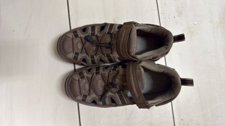 Size maybe 13 or 14 I don’t know Orthopedic comfort, sandals