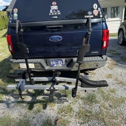 Thule Deluxe Two Bike Rack Folding $150