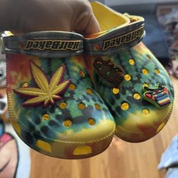 Collab Crocs 🐊💛