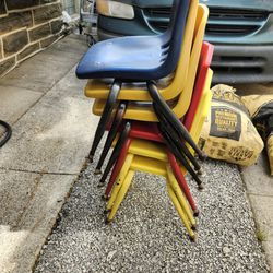Child Size Chairs Lot of 6