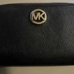 Like new MICHAEL KORS leather Women's Navy Blue wallet