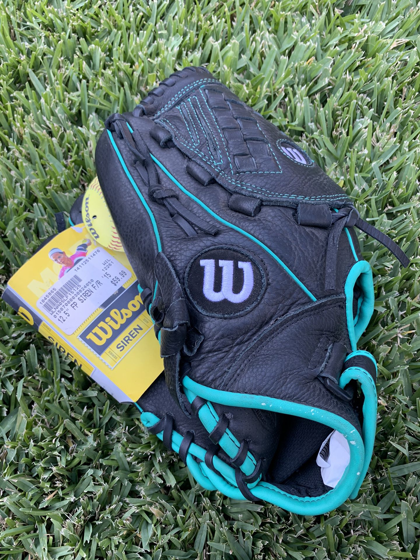 Wilson fastpitch softball glove for lefty