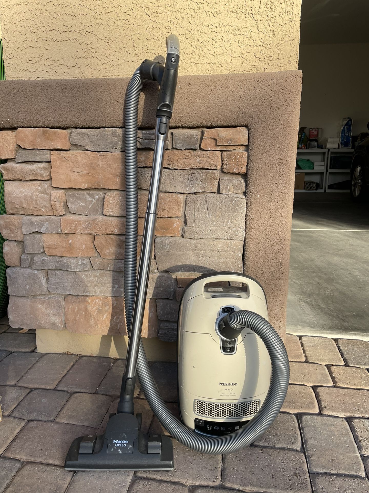 Highend Miele Vacuum (Model S8590) for Sale in Las Vegas, NV OfferUp