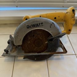 Dewalt Saw 