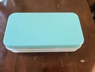 Easy-Release Press Ice Cube Tray with Storage Bin (Mint Green)